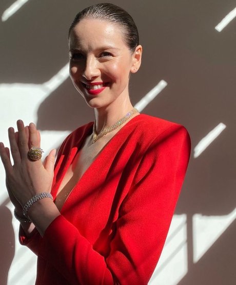 Caitriona Balfe sexy model image