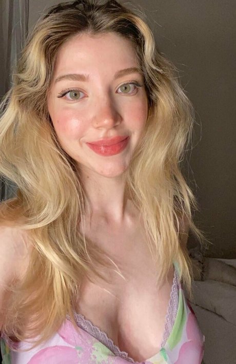 Snowmaiid model nudes gallery