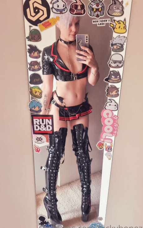 LuckyBonez free model photo