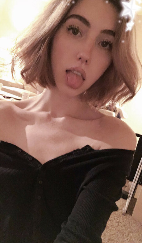 breebunn model top pictures