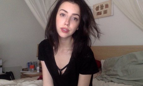 breebunn top profile image