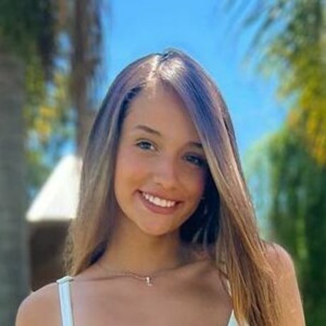 Agos Nisi nudes model archive