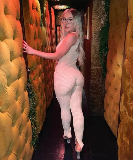 Brogan Small naked pornstar gallery