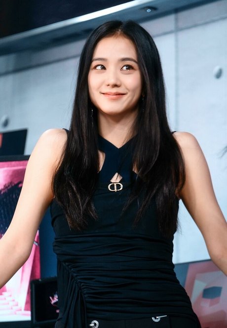 Jisoo profile image