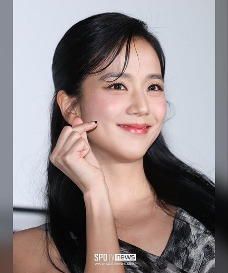 Jisoo model porn image