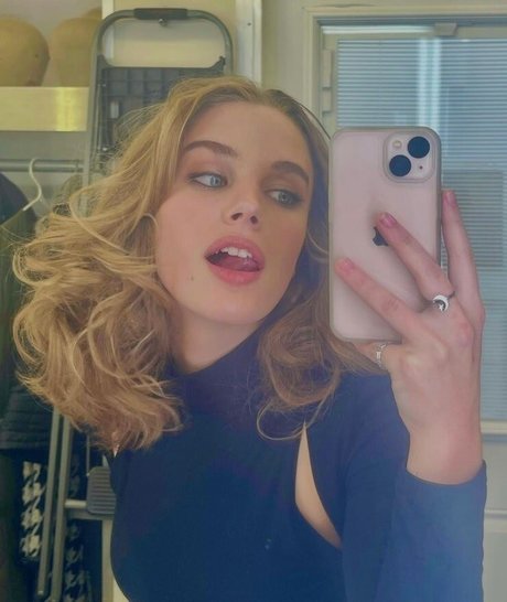 Teagan Croft star hot photos