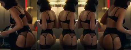 Julia Fox adult model picture