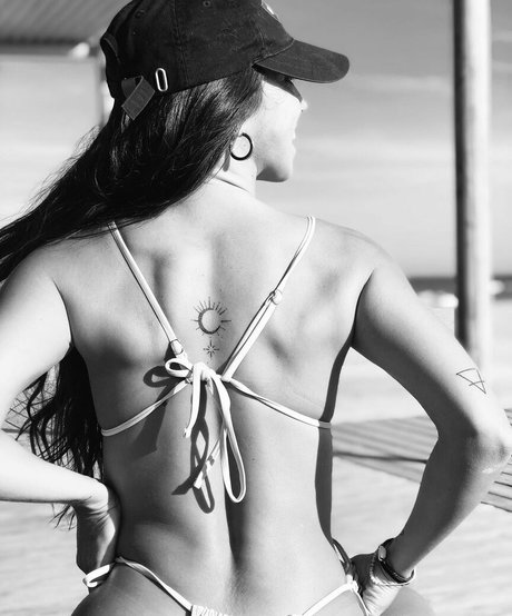 Bea Ortiz erotic model galleries