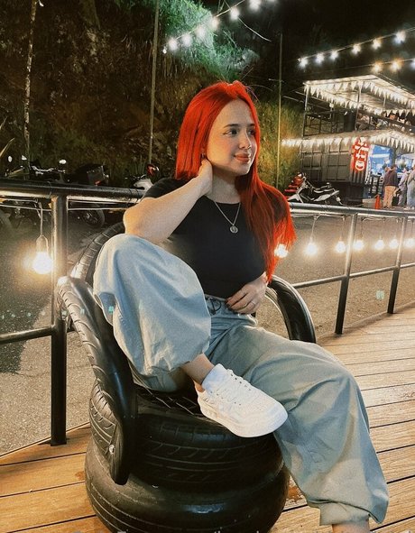 jessica rabbitoficial pretty actress picture
