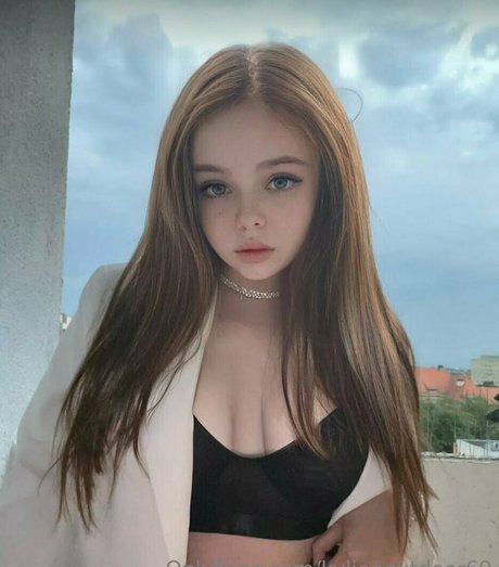 kylienextdoor69 model pornographic images