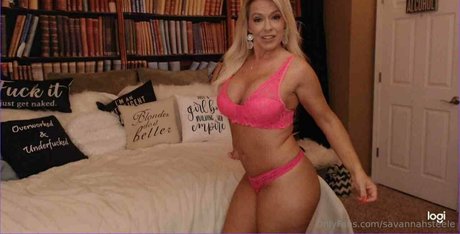 savannahsteele model adult pictures
