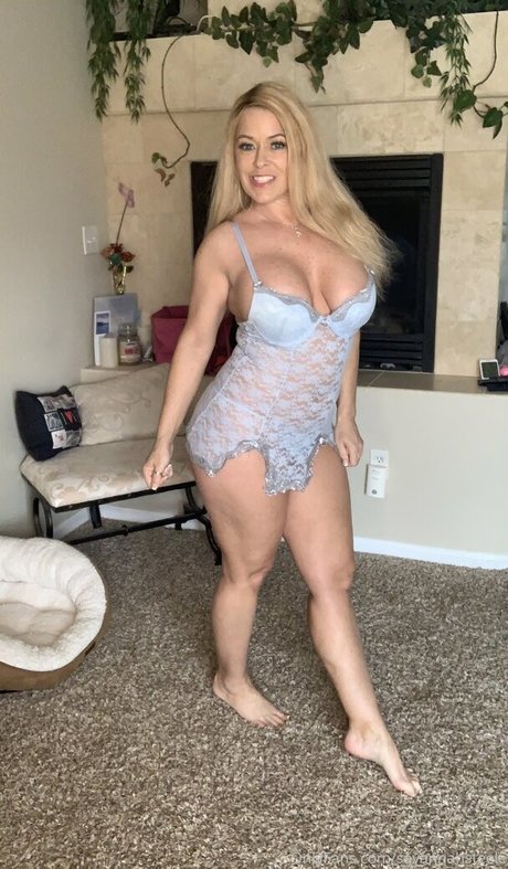 savannahsteele model sex archive