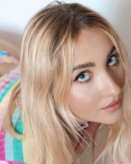 Chloe Chevalier pornstar top photo