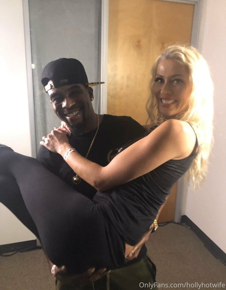 hollyhotwife art pornstar archive