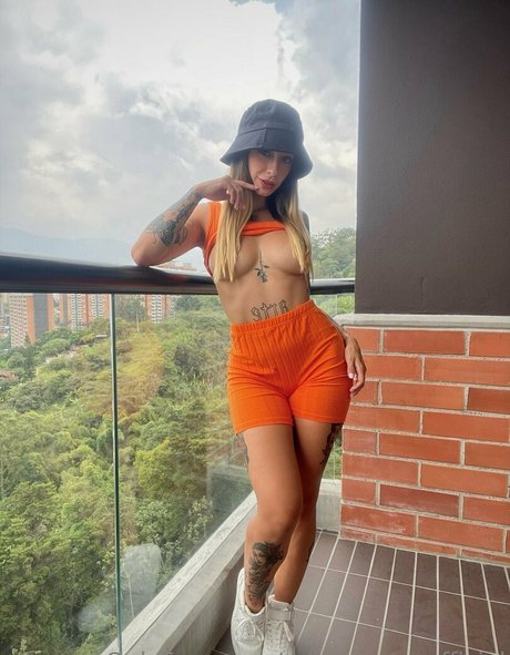 shemale outdoor onlyfans pretty gallery