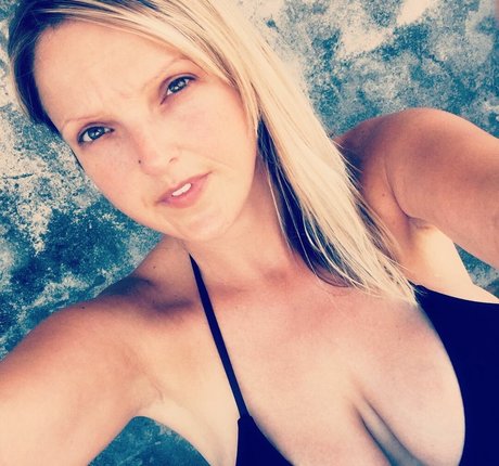 HealthyHappyFitandProud nice pornstar picture