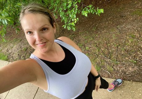 HealthyHappyFitandProud pornstar pictures