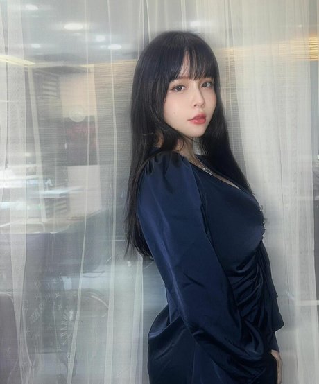real xiangling c top profile image