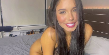 Ester Muniz nude star pictures