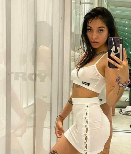 Maria Becerra erotic star archive