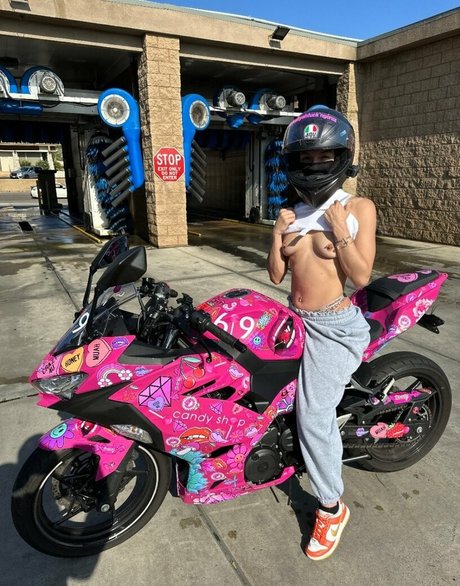 aaliyahfuckingcruz art pornstar gallery