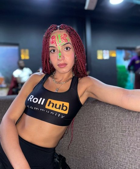 Alizehxrouge pornstar picture