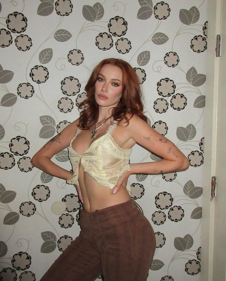 Olivia OBrien top star picture