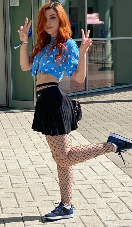 AnniTheDuck star top pics