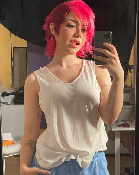 AnniTheDuck pornographic star photo