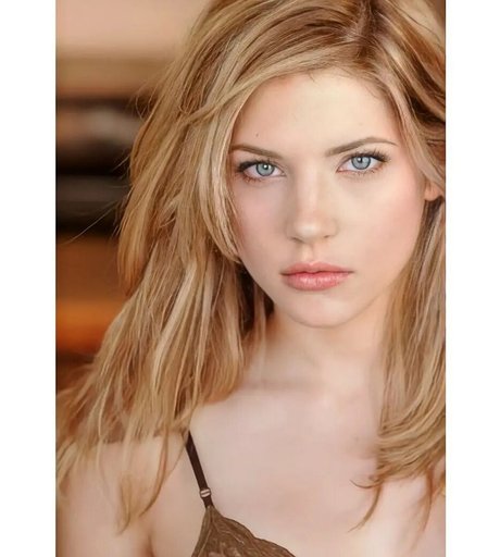 Katheryn Winnick perfect star photos