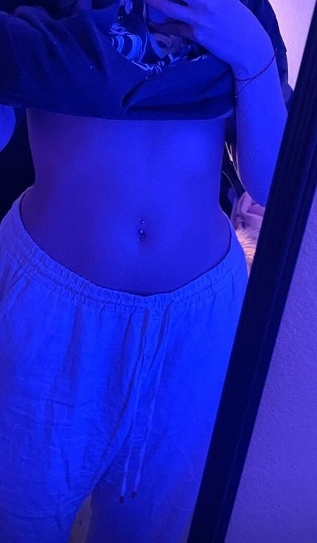 Chxrrychick model nude pictures