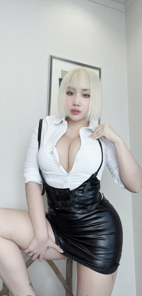 duong cam naked model photos