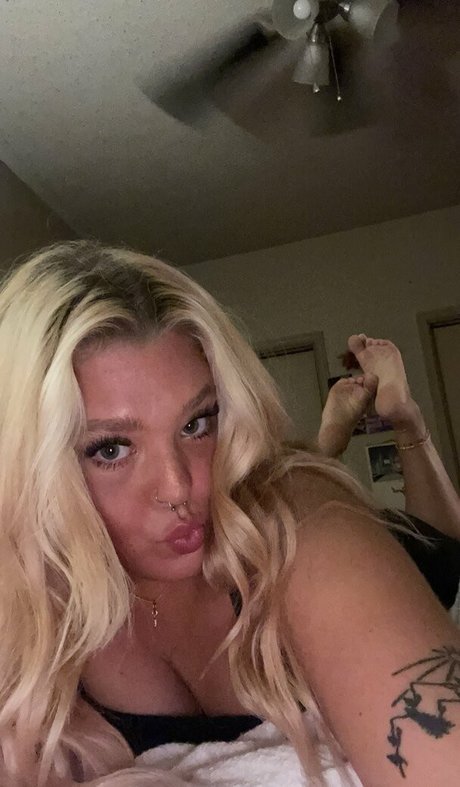 kallherkittyy top profile image