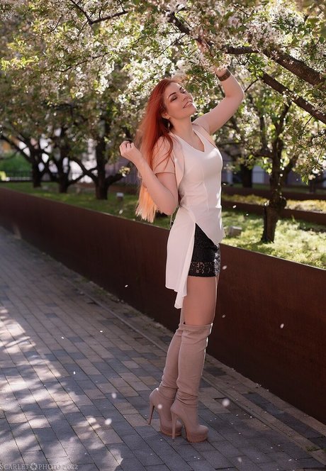 Anya Ichios free model pictures