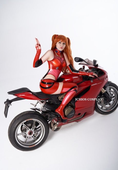 Anya Ichios hd star img
