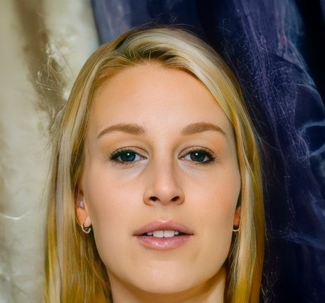 Cassie Popcorn beautiful model gallery
