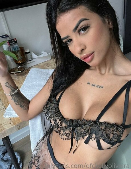 Kelly Oliveira hot actress pic