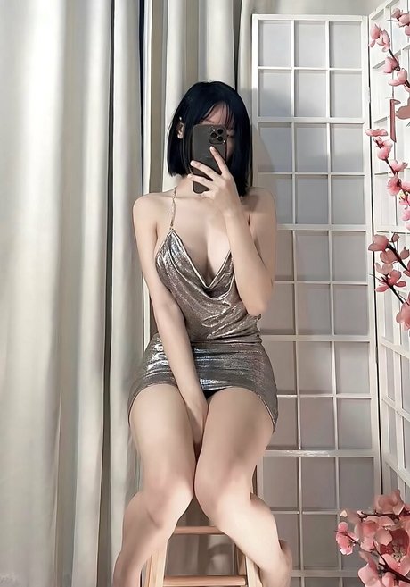 Lolaaasaur porn model images