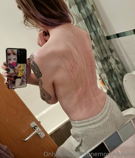 lilykitsune star naked image