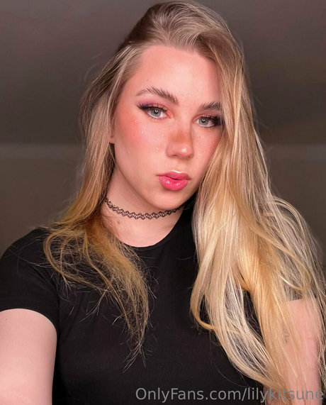 lilykitsune high quality model pics