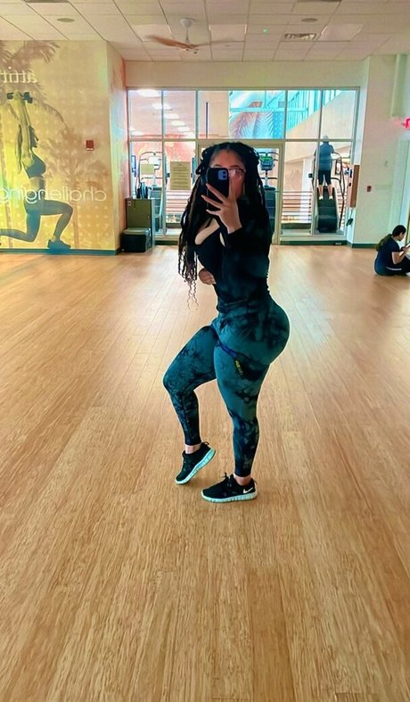 safiyaswrld best model gallery