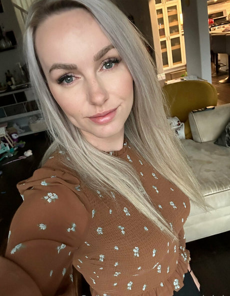 nurseryleigh erotic actress img