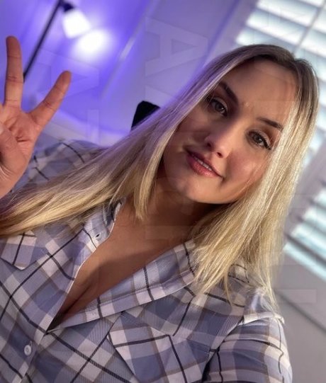 Naomi Kyle pornstar beautiful gallery