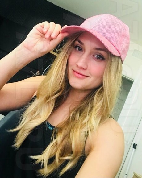 Naomi Kyle nice pornstar gallery