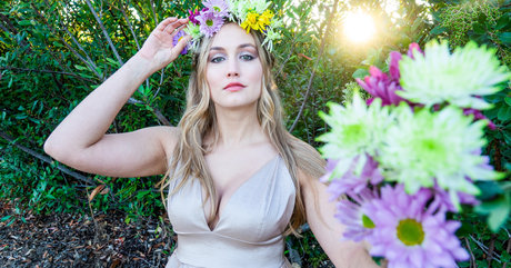 Naomi Kyle nude model pic