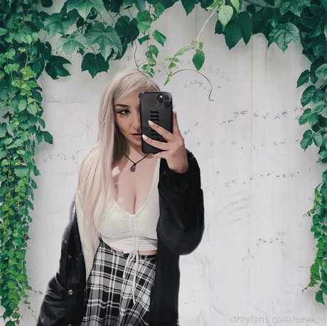 sawina pretty pornstar pictures