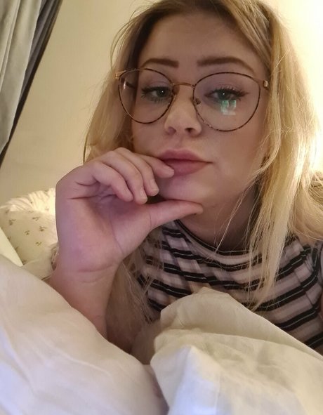 glitterbabeprincess beautiful model img