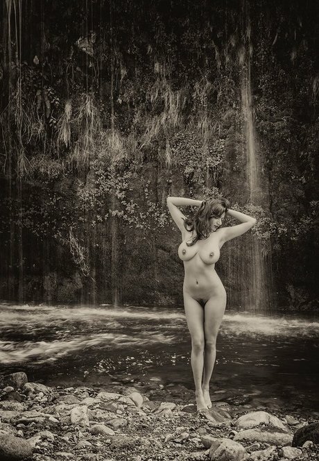 devithemodel model hot photos