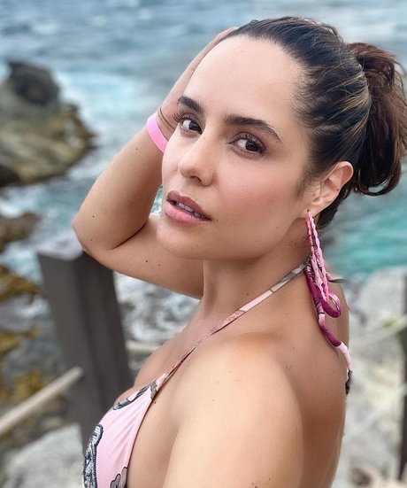 Ana Lucia Dominguez star pretty images