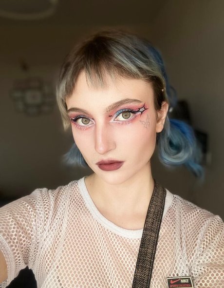 leilaagrace erotic model photos